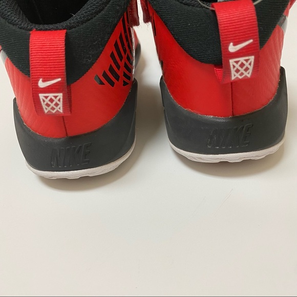 Nike Team Hustle Red Sneakers Kids Boys Sz 2Y - Picture 5 of 8